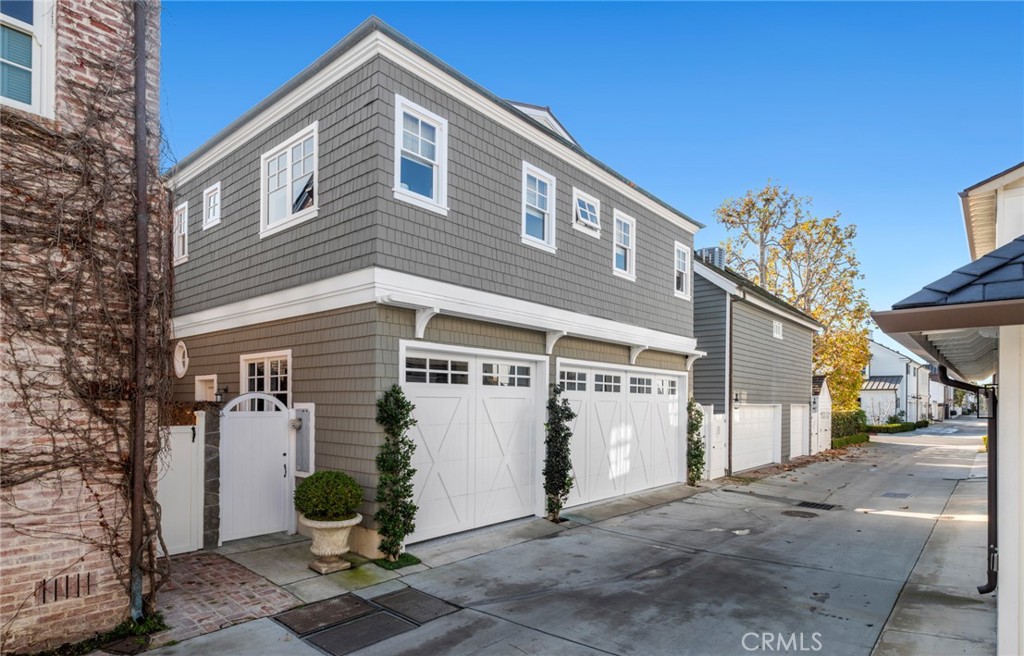2601 Bayshore Drive