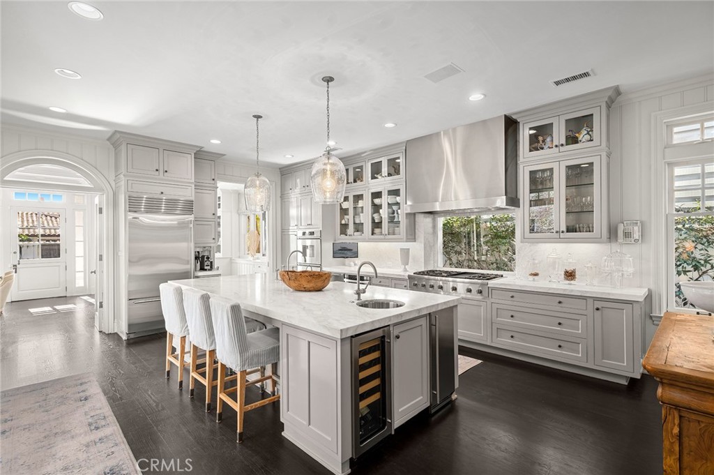 2601 Bayshore Drive