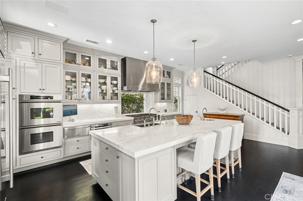 2601 Bayshore Drive