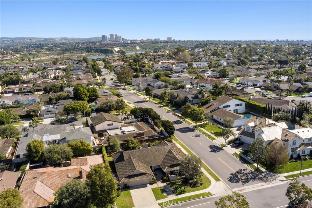 1800 Tradewinds Lane