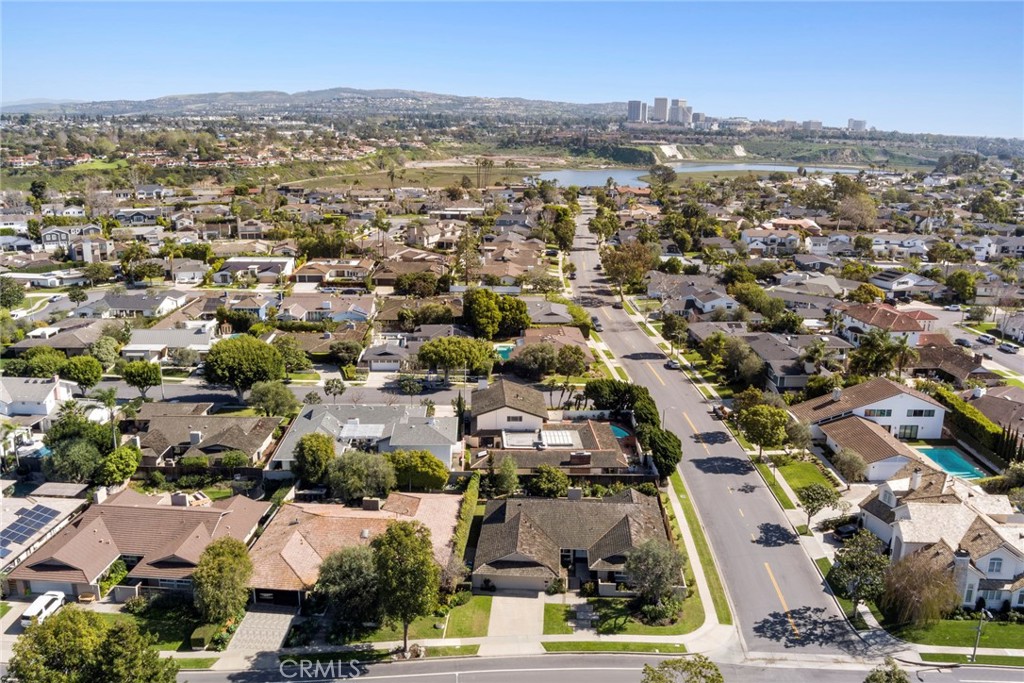 1800 Tradewinds Lane