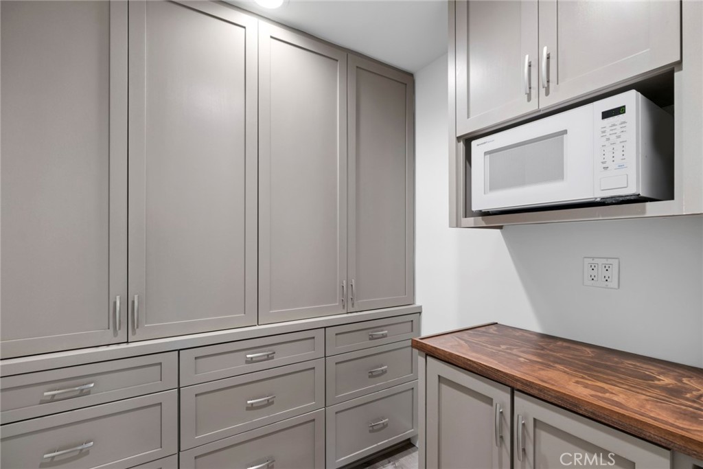 1800 Tradewinds Lane