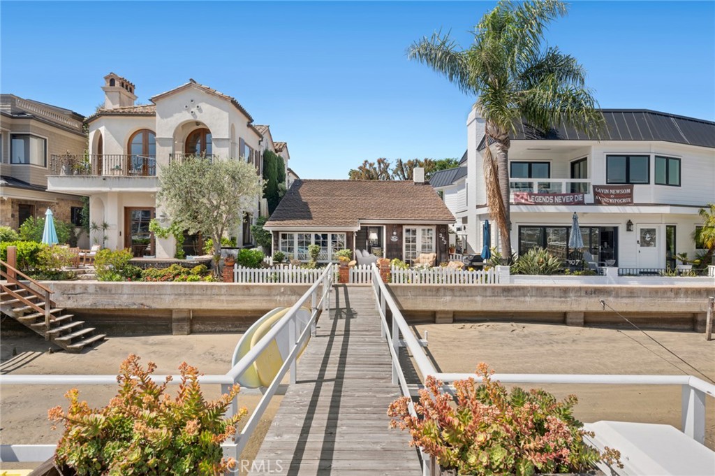 323 E Bay Front