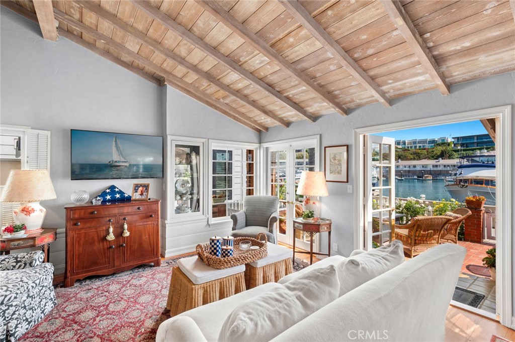 323 E Bay Front