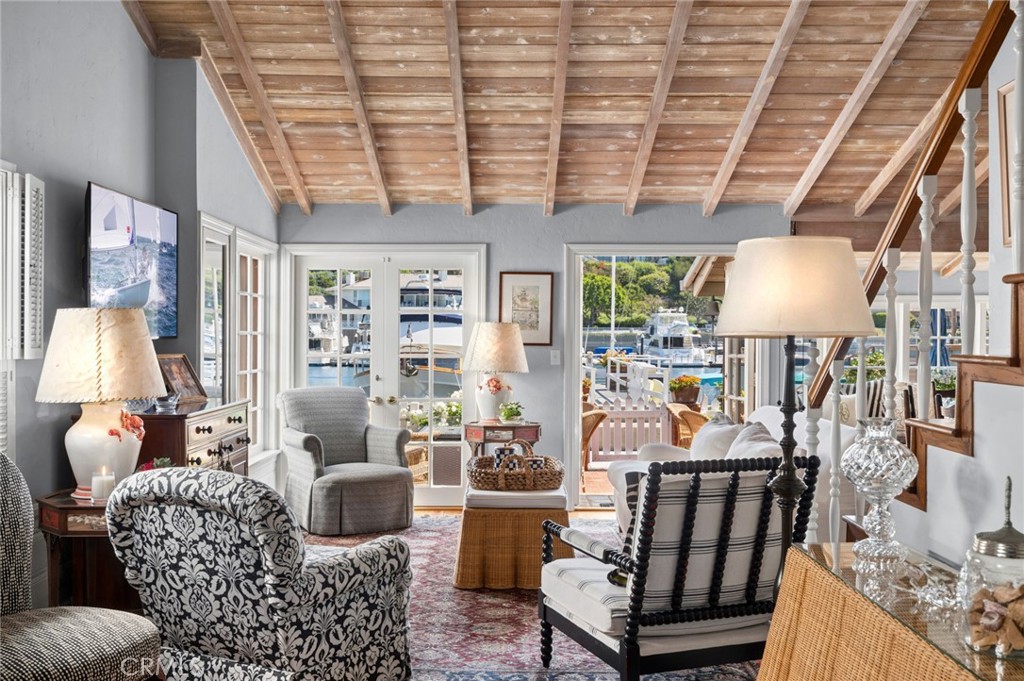 323 E Bay Front
