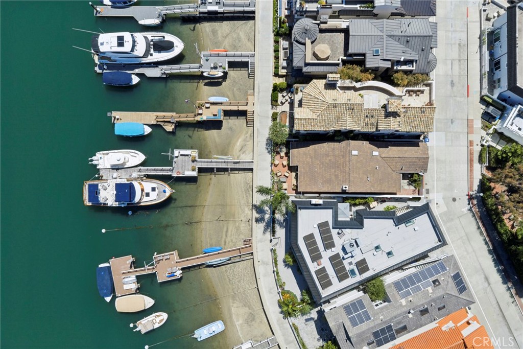 323 E Bay Front