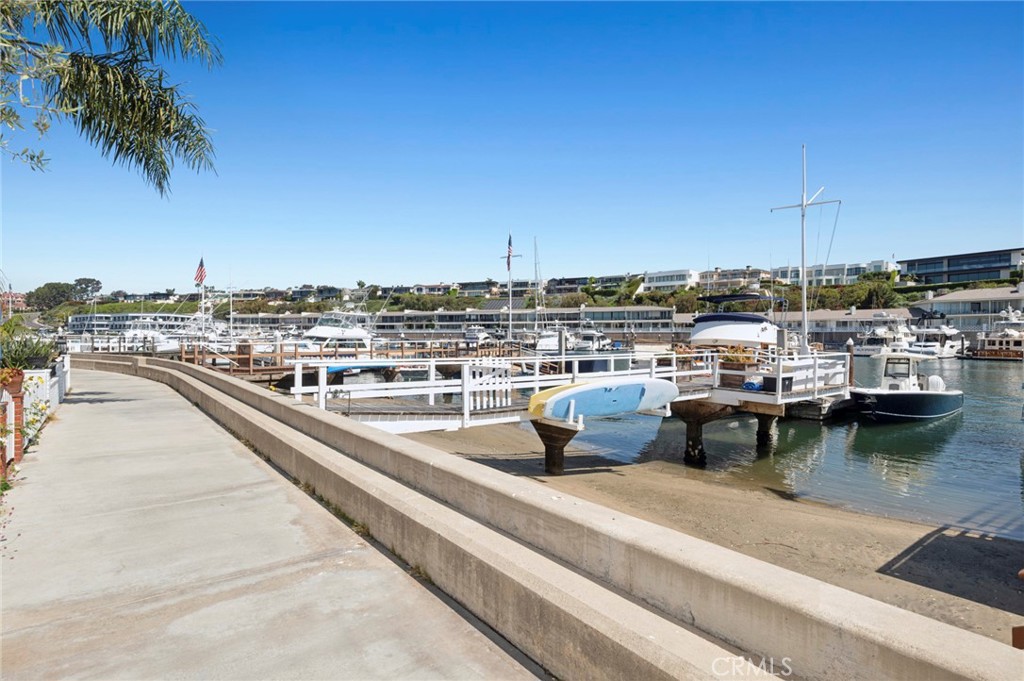 323 E Bay Front