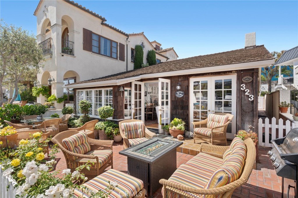 323 E Bay Front