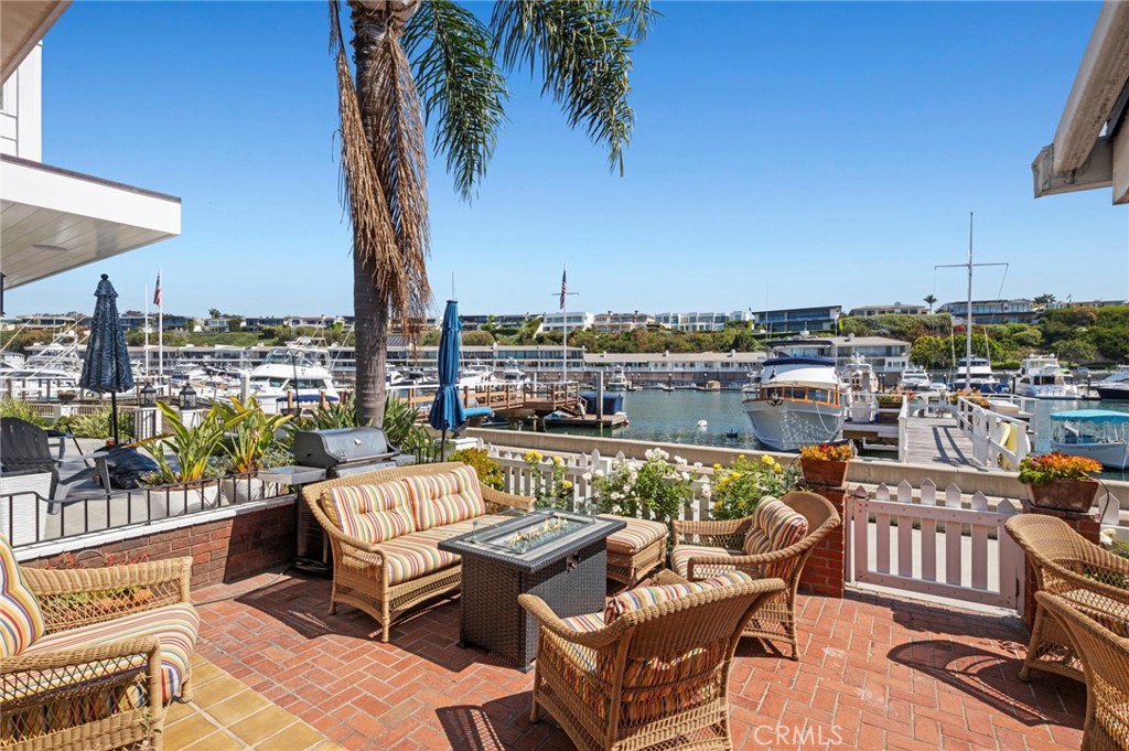 323 E Bay Front