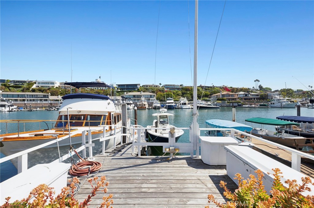 323 E Bay Front