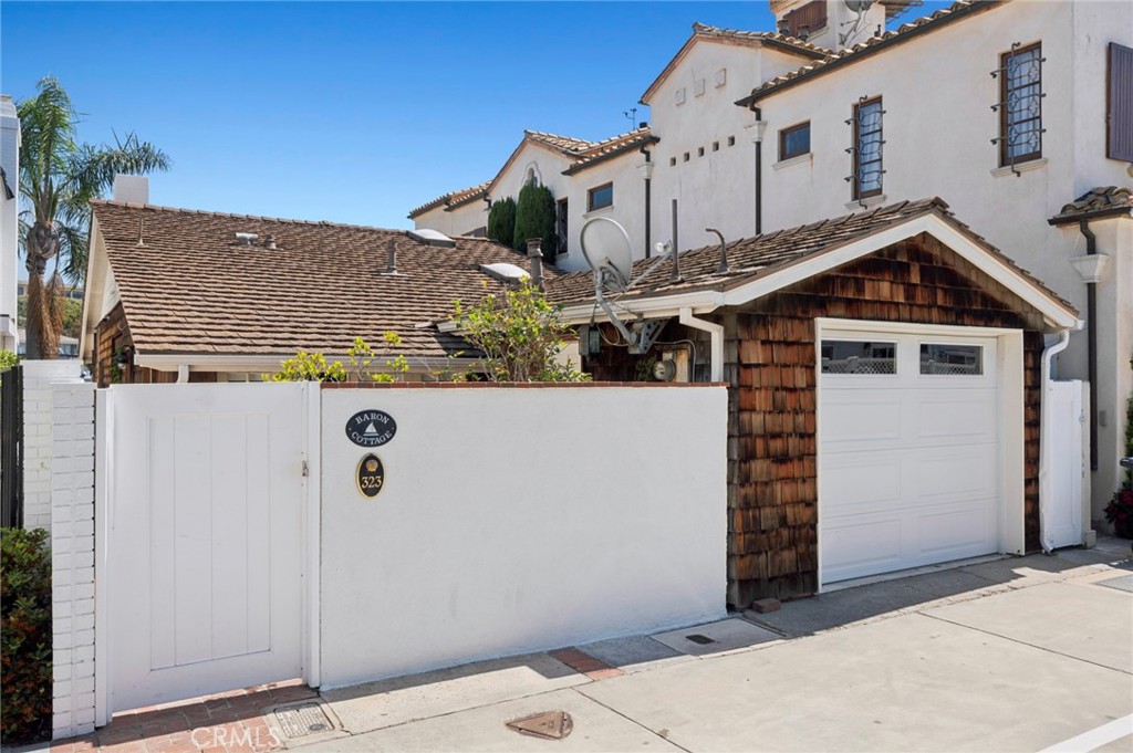 323 E Bay Front