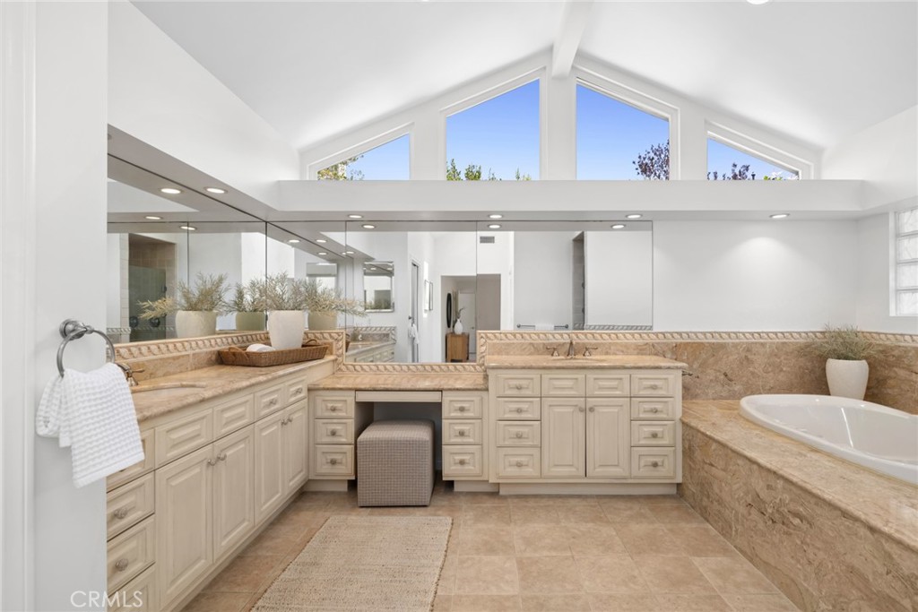2024 Windward Lane