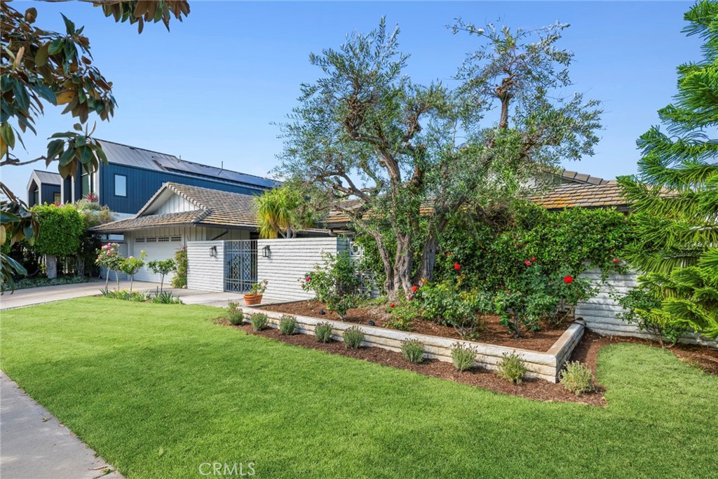 2024 Windward Lane