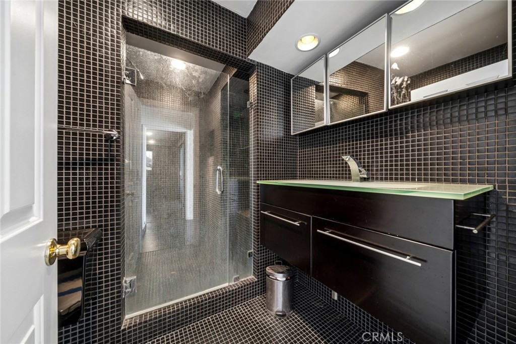 608 Saint James Place