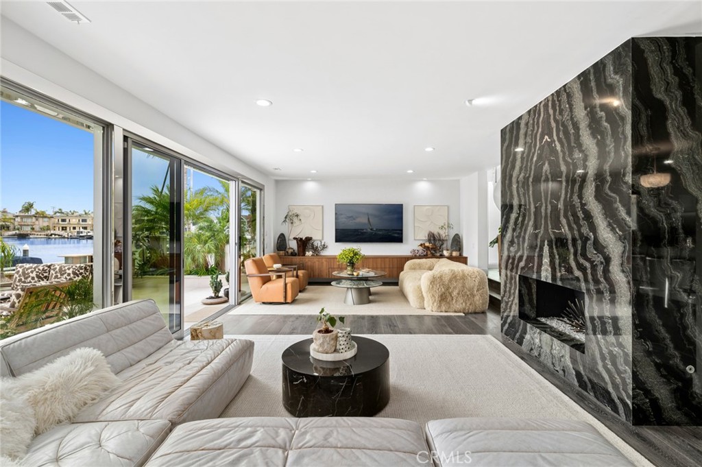 500 Harbor Island Dr