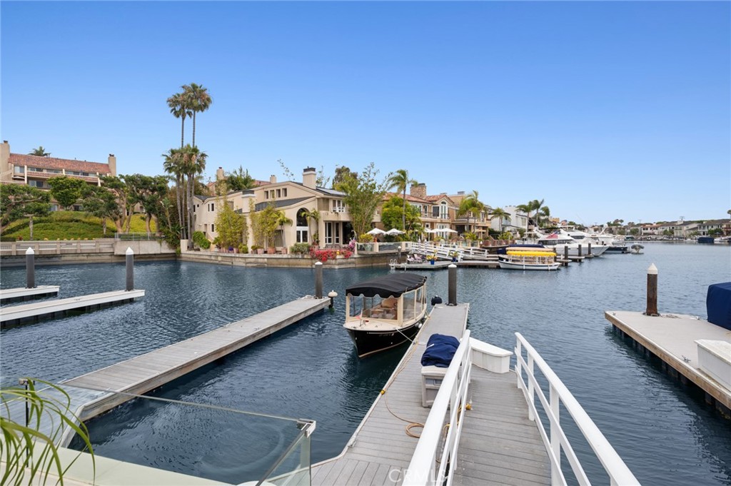 500 Harbor Island Dr