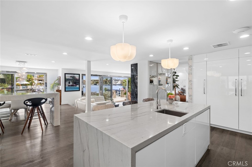 500 Harbor Island Dr