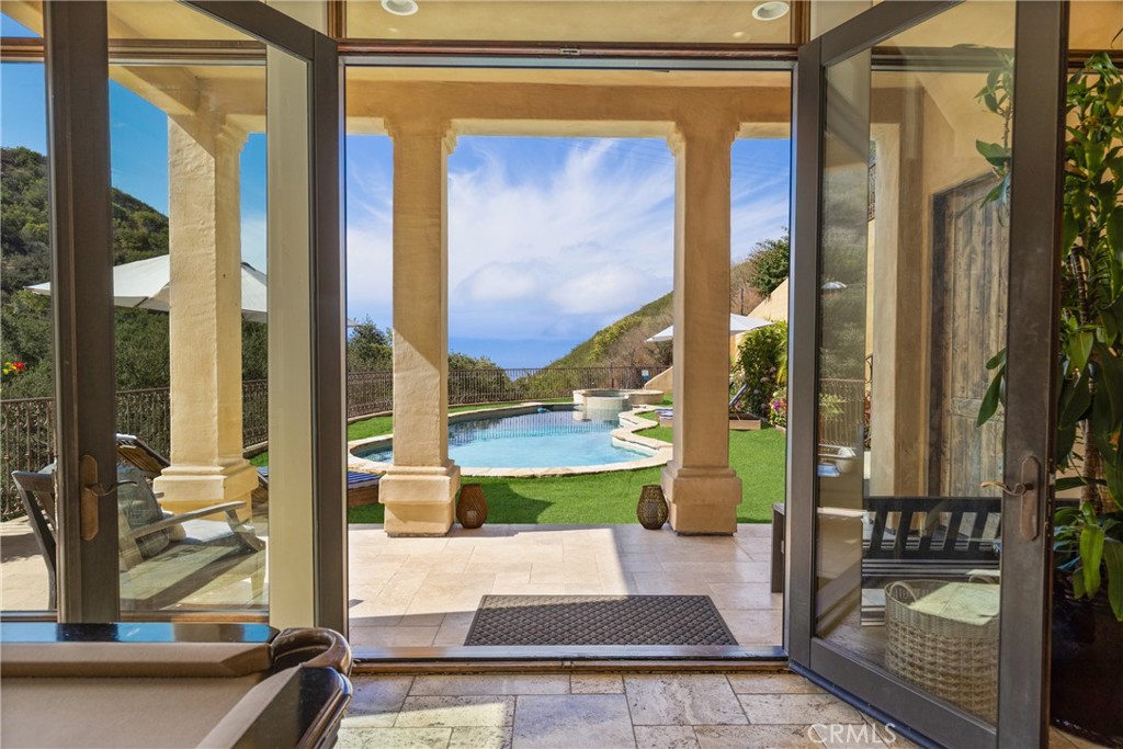 4322 Escondido Drive
