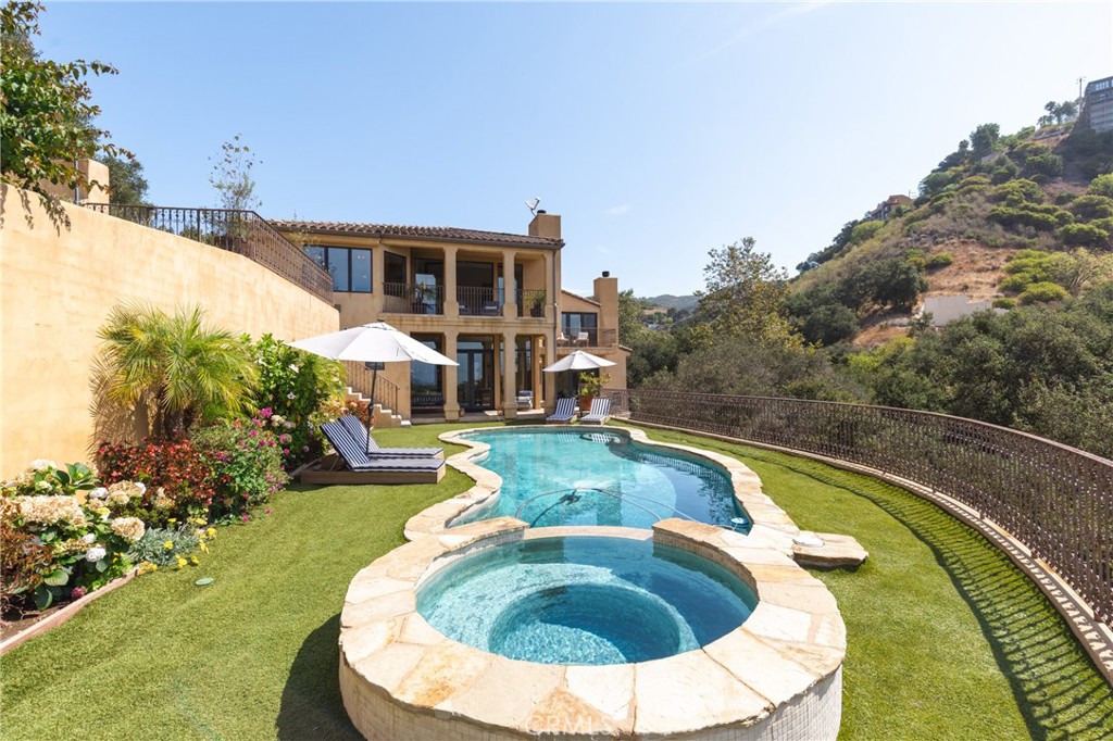 4322 Escondido Drive