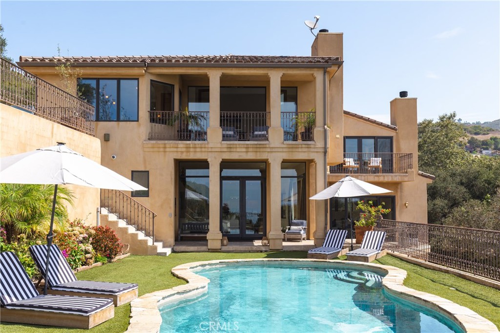 4322 Escondido Drive