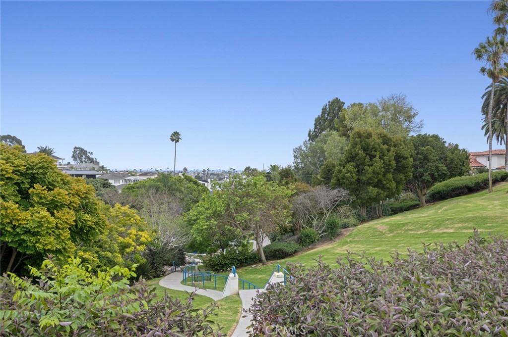 460 Santa Ana Avenue