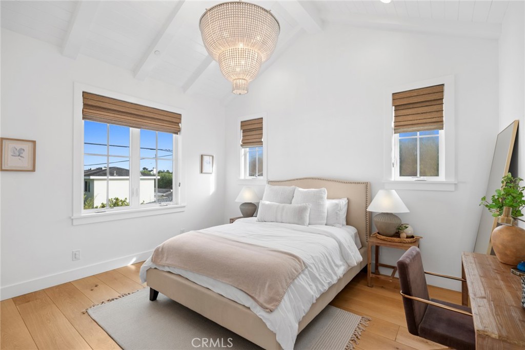 460 Santa Ana Avenue