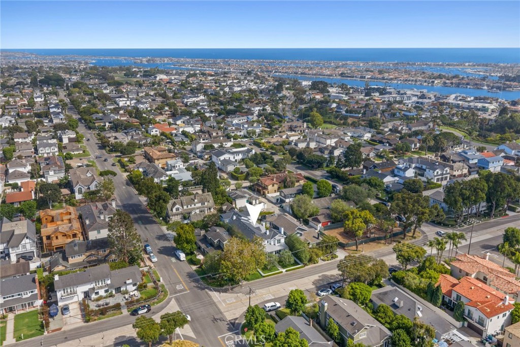 460 Santa Ana Avenue
