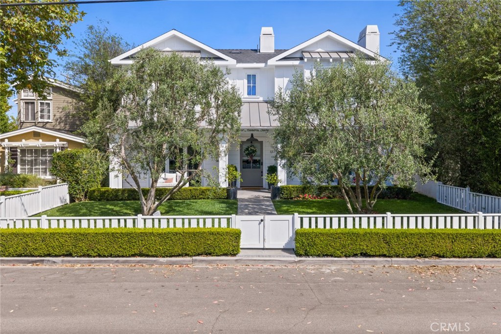 460 Santa Ana Avenue