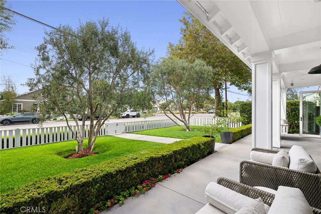 460 Santa Ana Avenue