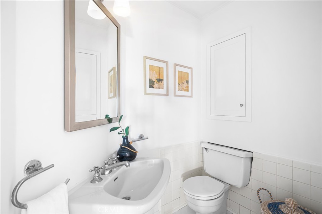 608 Saint James Place