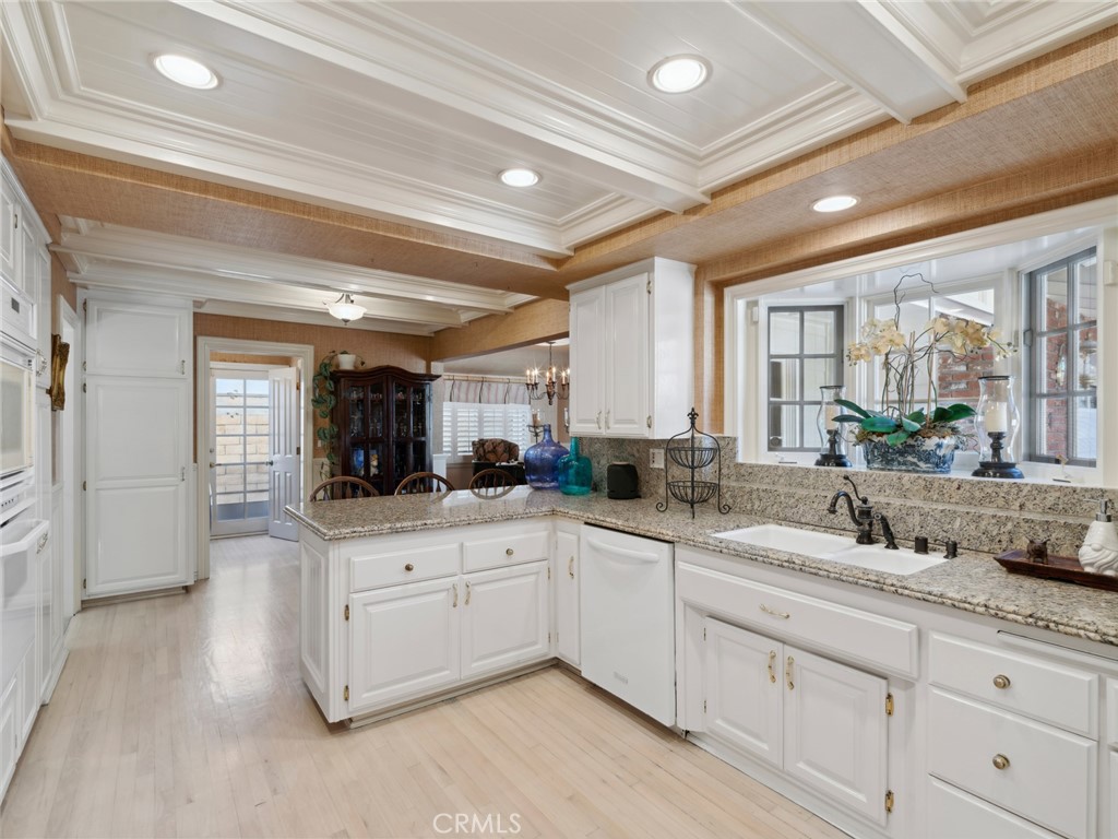 1924 Leeward Lane