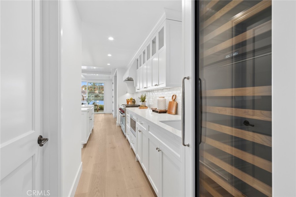 1105 N Bay Front