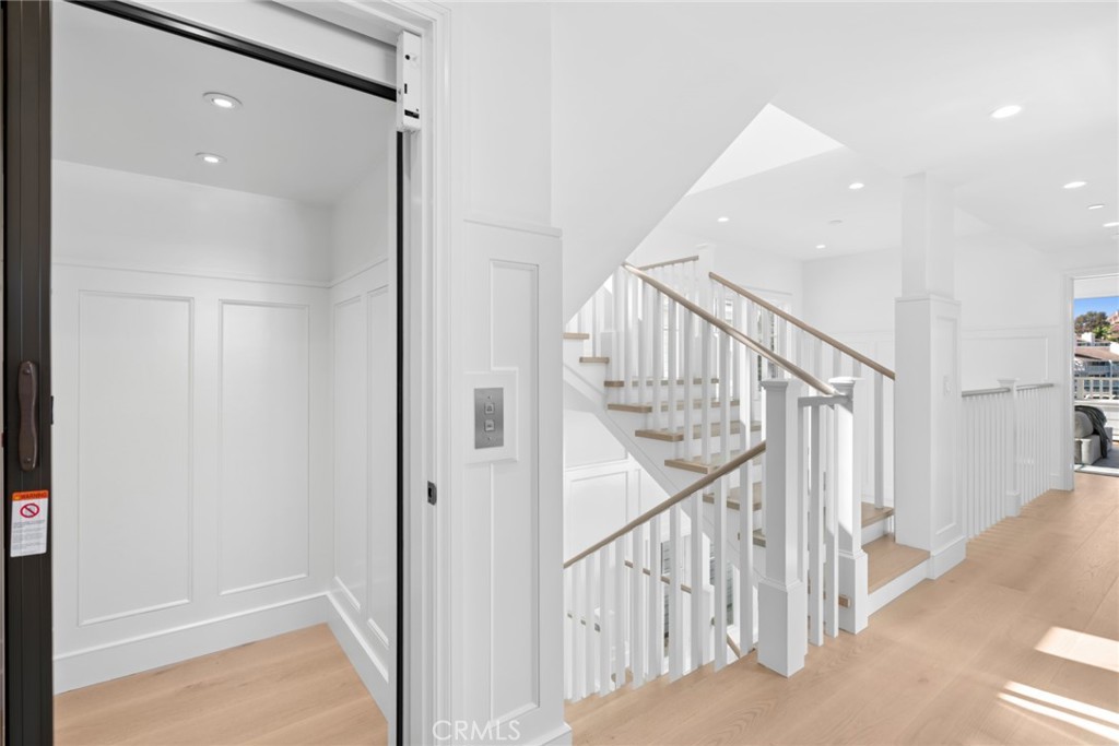 1105 N Bay Front