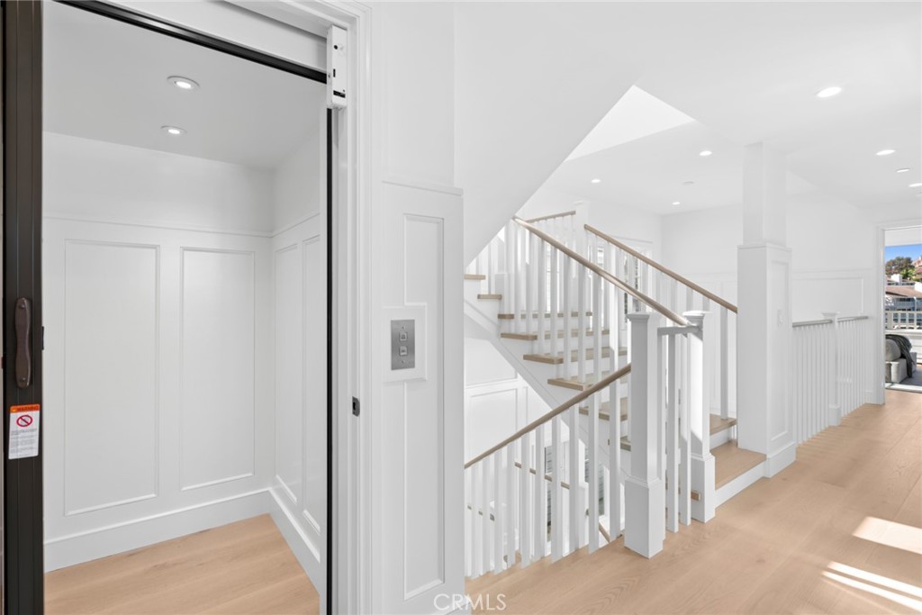 1105 N Bay Front