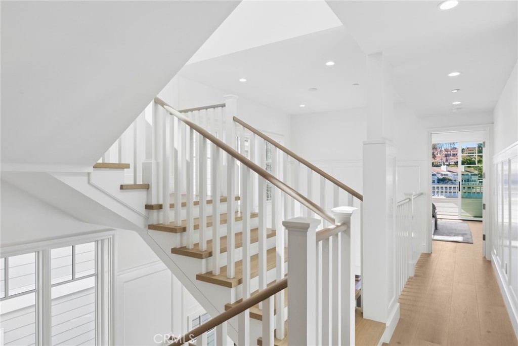 1105 N Bay Front