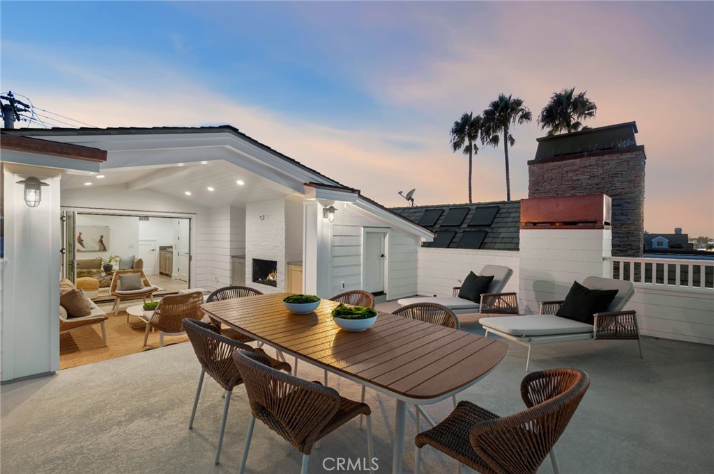 1105 N Bay Front
