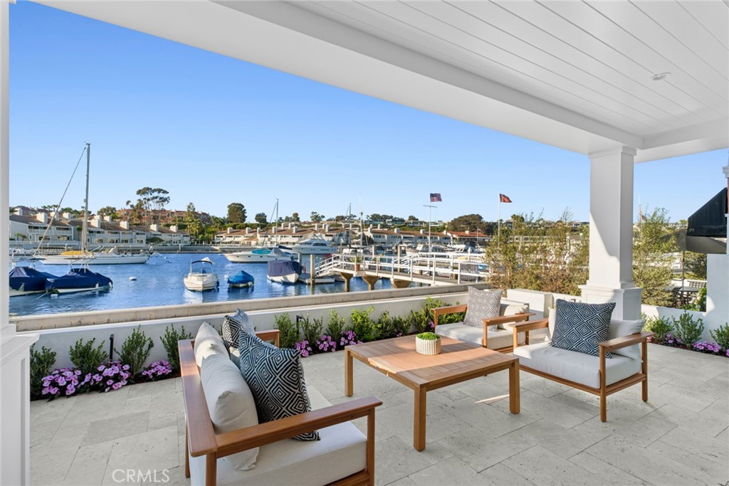 1105 N Bay Front