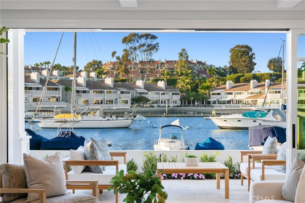 1105 N Bay Front
