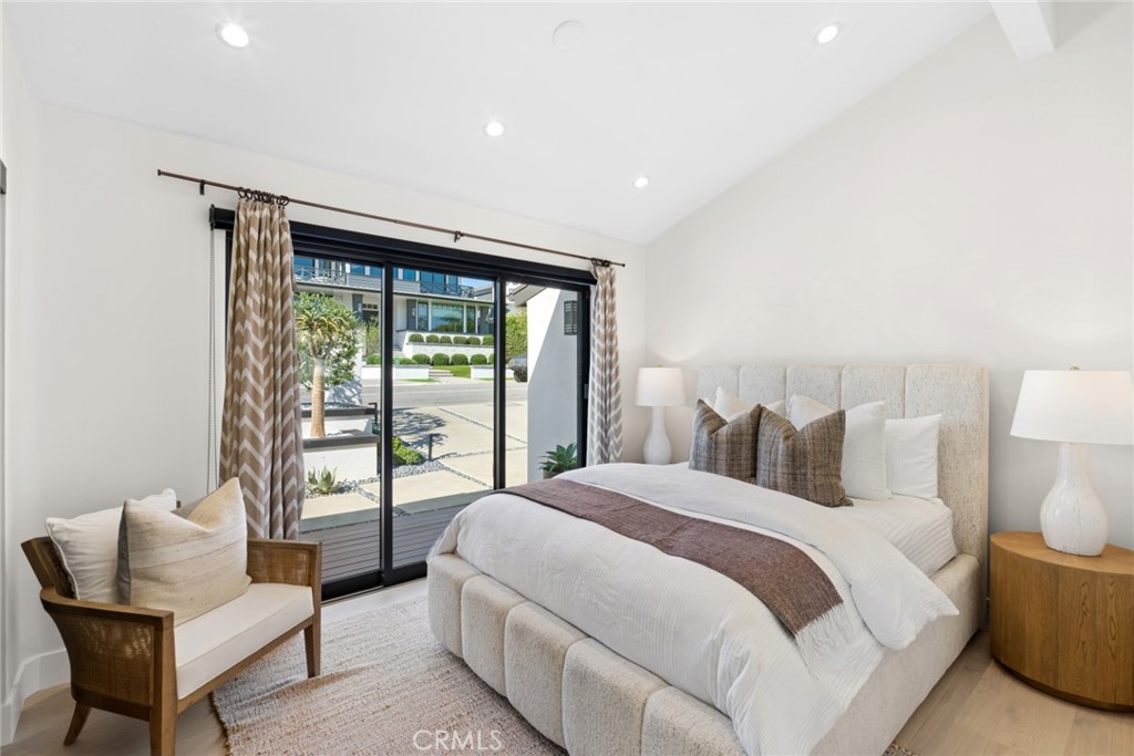 1021 Kings Road