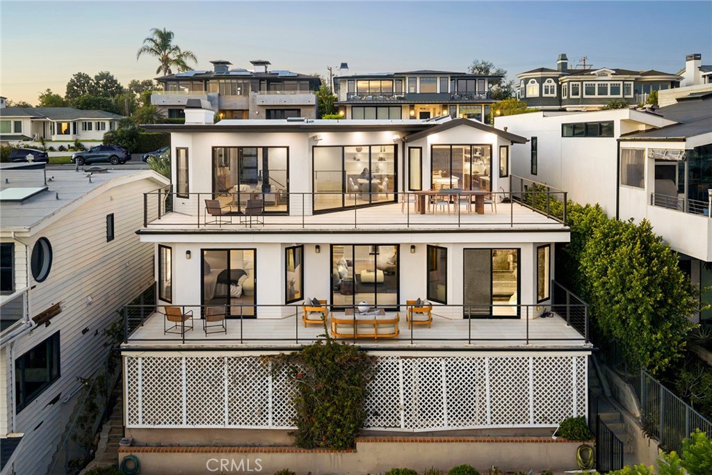 1021 Kings Road