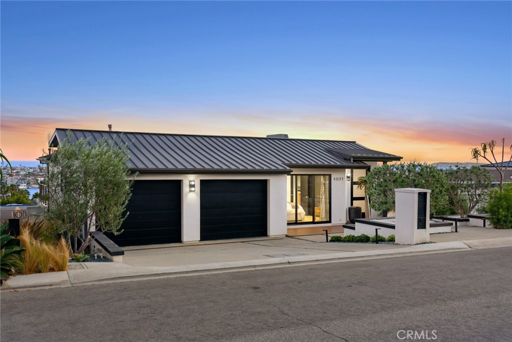 1021 Kings Road