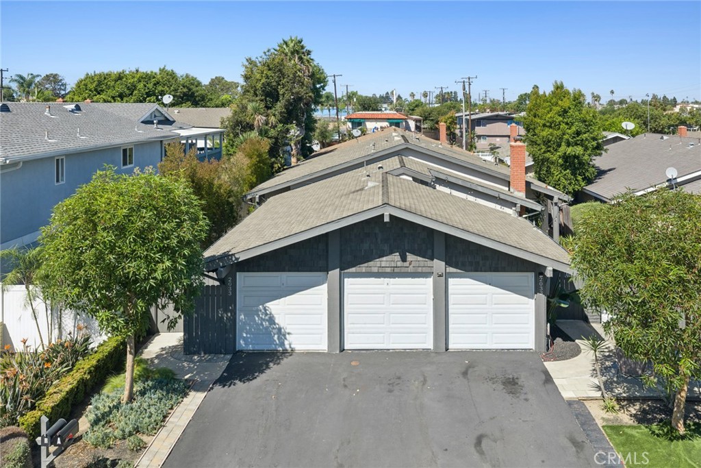 2033 Laurie Lane