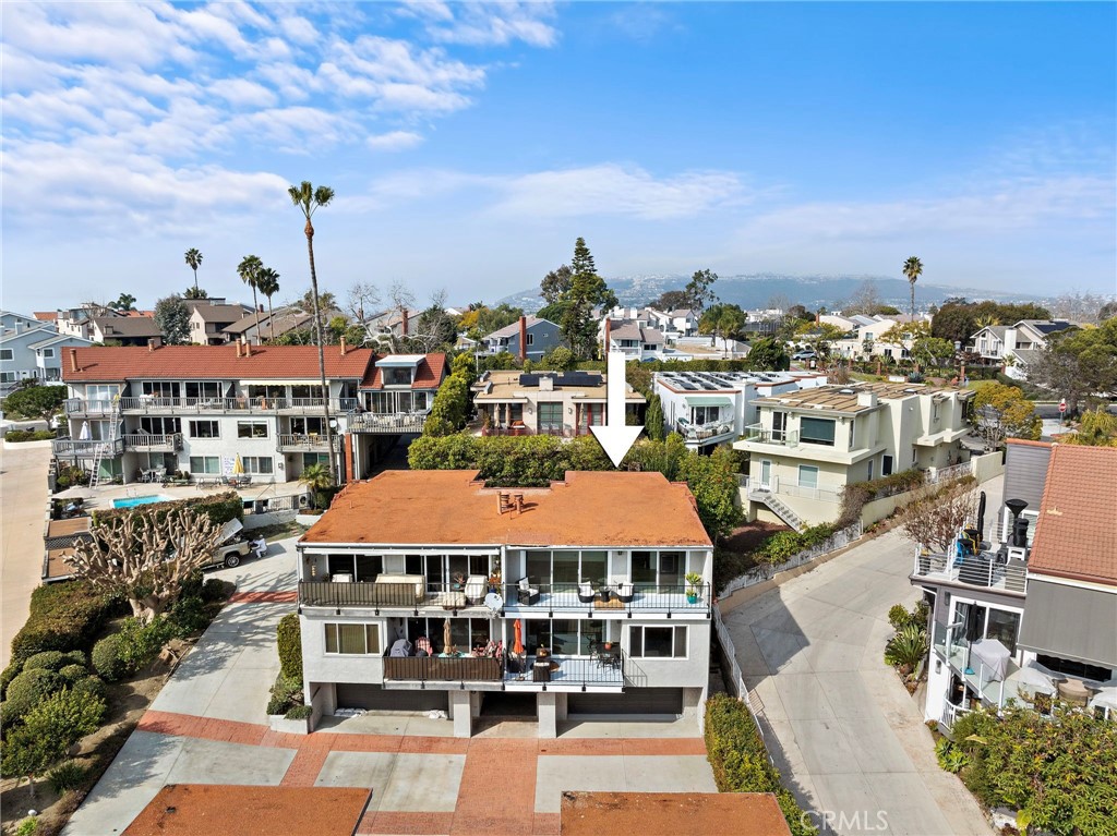 33672 Blue Lantern Street 6