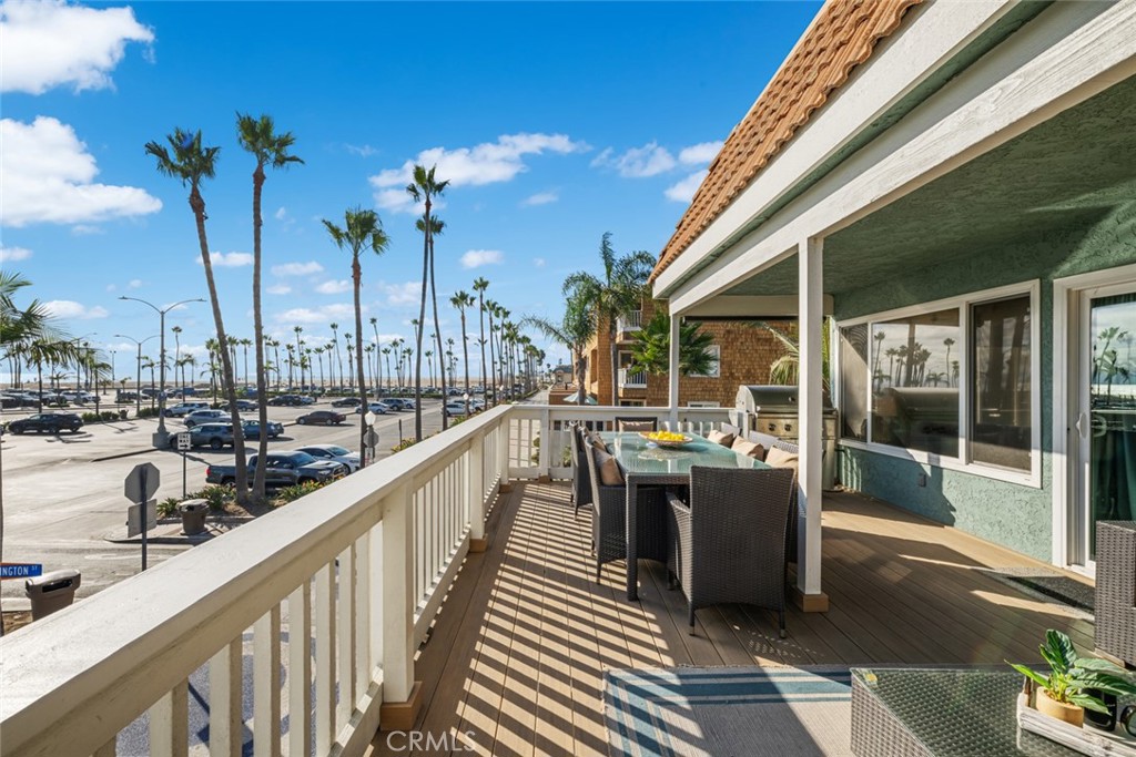 700 E Oceanfront