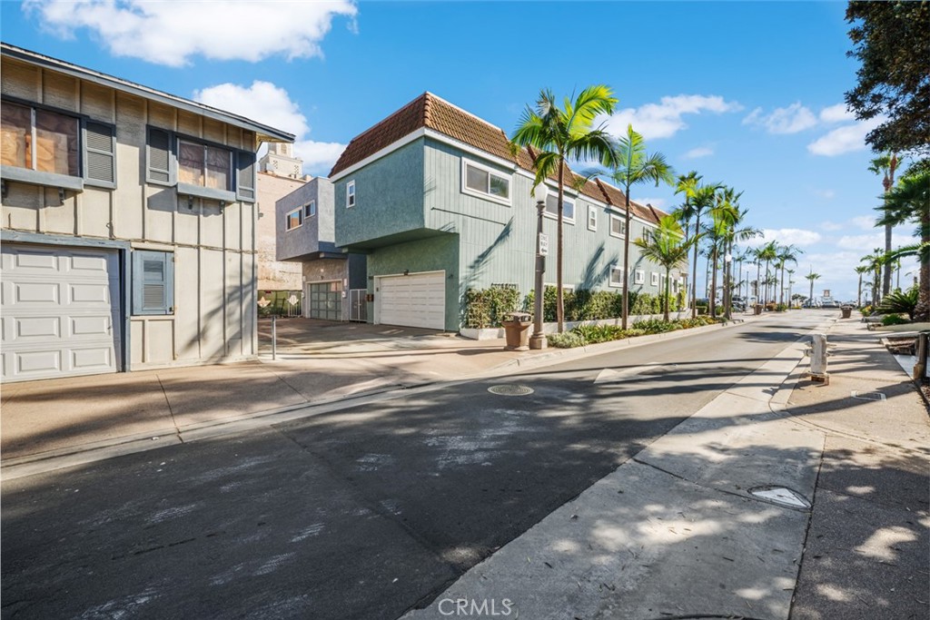 700 E Oceanfront