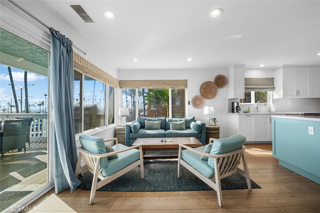 700 E Oceanfront