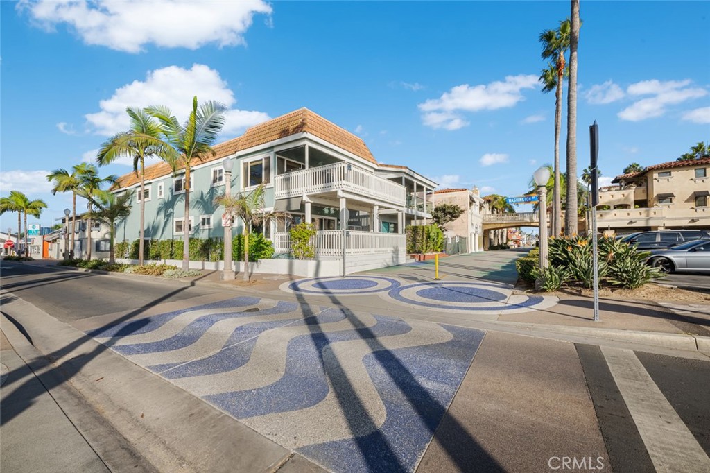 700 E Oceanfront