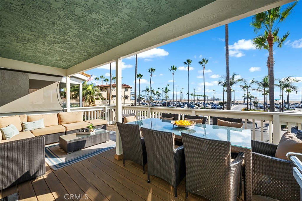 700 E Oceanfront