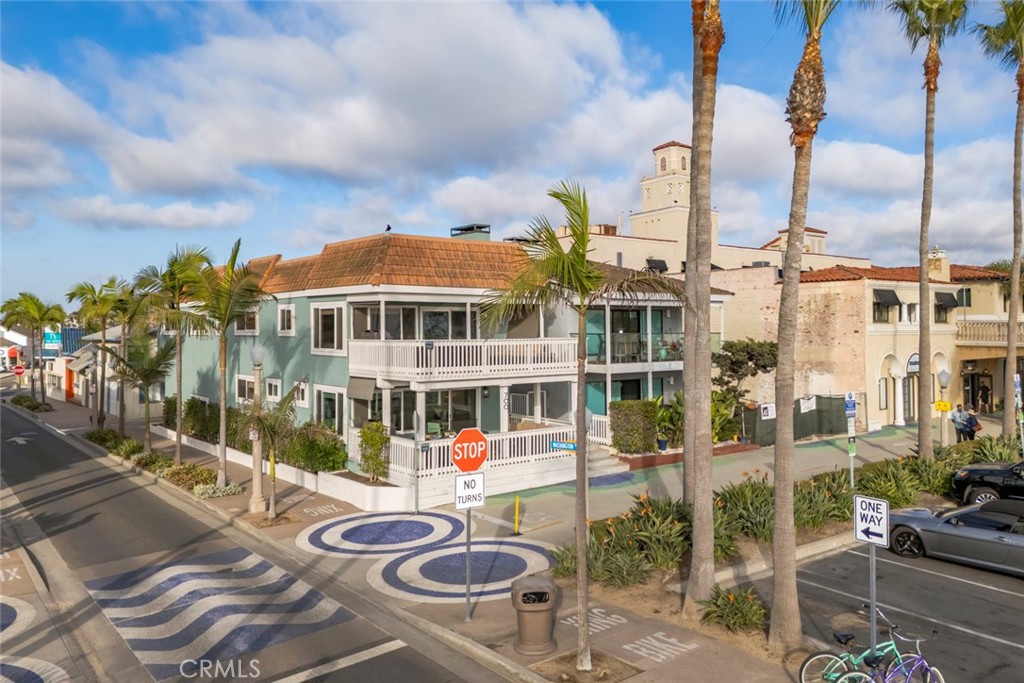 700 E Oceanfront