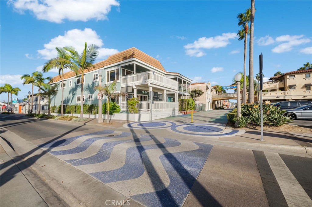 700 E Oceanfront